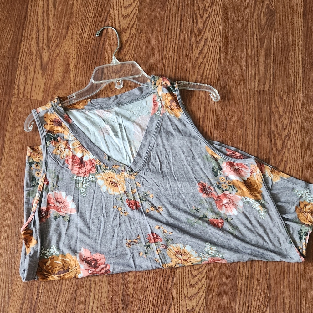 Maurices Floral Gray Tank Top - Picture 4 of 4